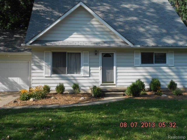 5533 Independence Colony Road Grand Blanc, MI 48439 - Photo 3 of 24 Curb appeal