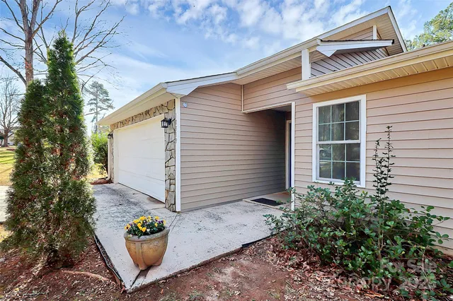 $365,000 | 10319 Topeka Drive, Mint Hill, NC 28227