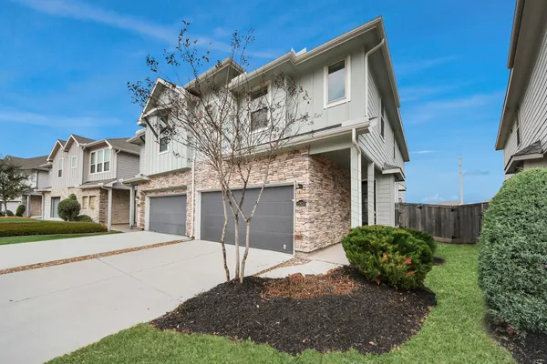 $2,350 | 22658 Sutherland Bend Lane, Richmond, TX 77469