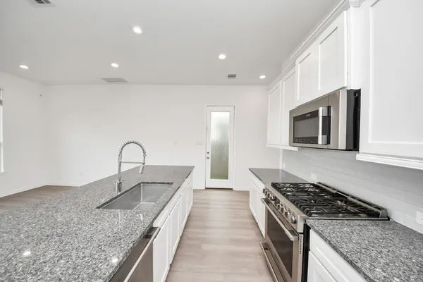 $2,350 | 22658 Sutherland Bend Lane, Richmond, TX 77469