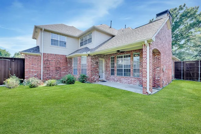 a picture of a bench in front of door