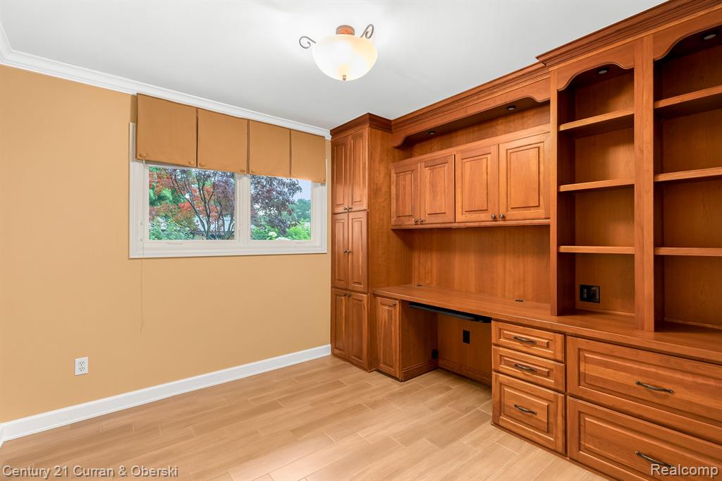 24012 Glen Ridge Court Novi, MI 48375 - Photo 17 of 27