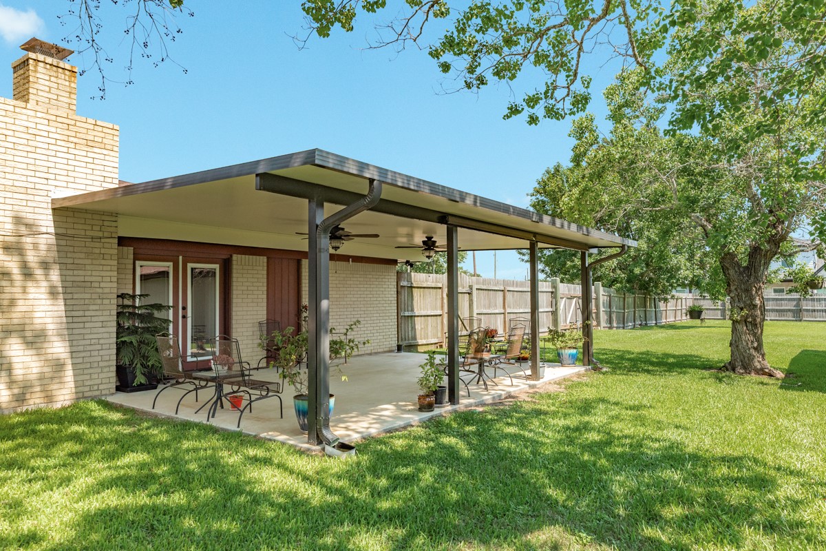 1412 Buchta Road Angleton, TX 77515 - Photo 10 of 48