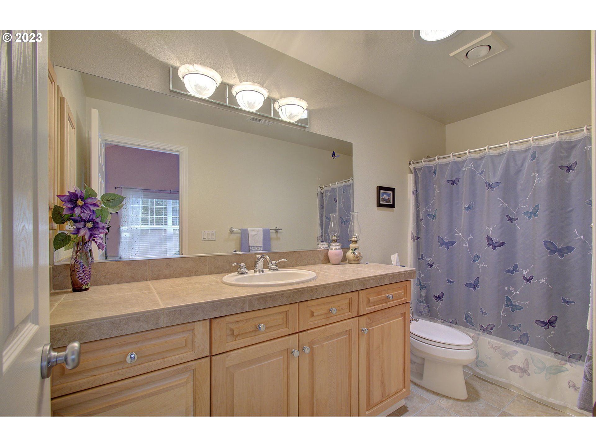 2026 Northwest Fargo Loop Camas, WA 98607 - Photo 26 of 42 Bathroom