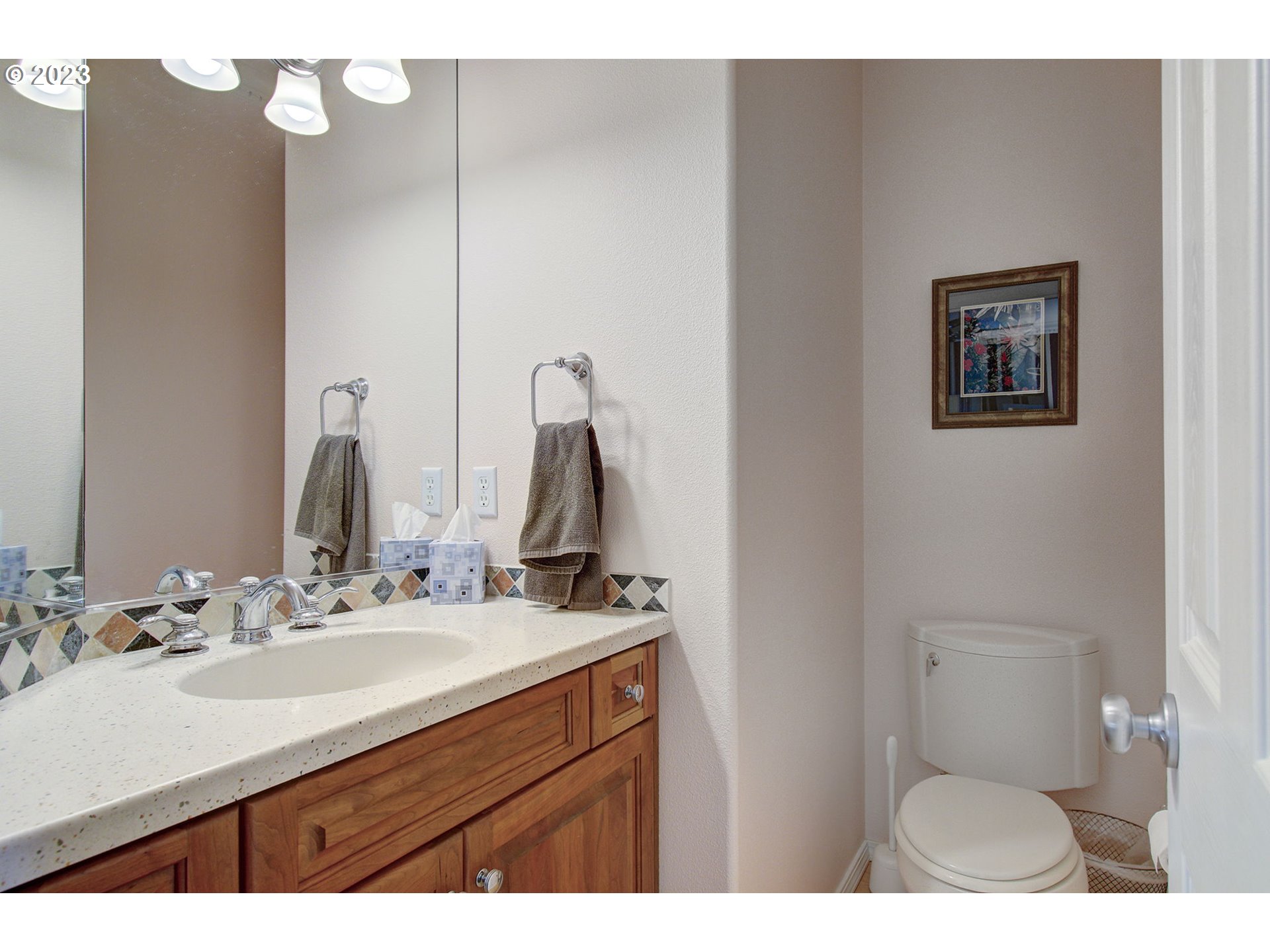 2026 Northwest Fargo Loop Camas, WA 98607 - Photo 9 of 42 Bathroom
