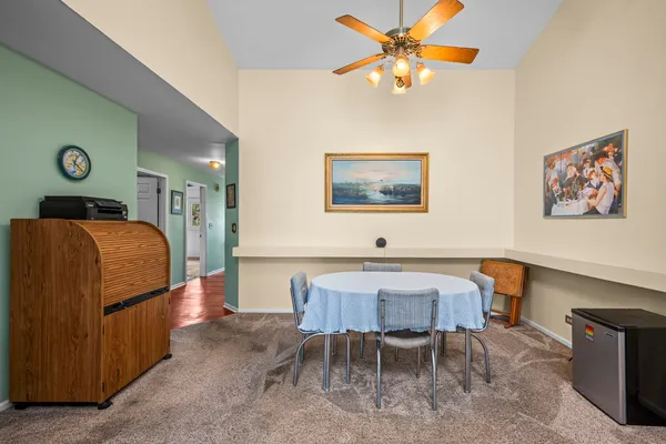 $339,000 | 213 Winding Oak Lane, Buffalo Grove, IL 60089