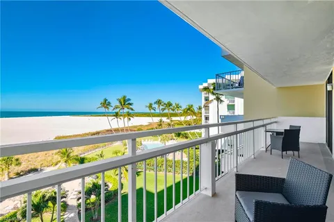 $864,000 | 180 Seaview Court, Unit 515, Marco Island, FL 34145