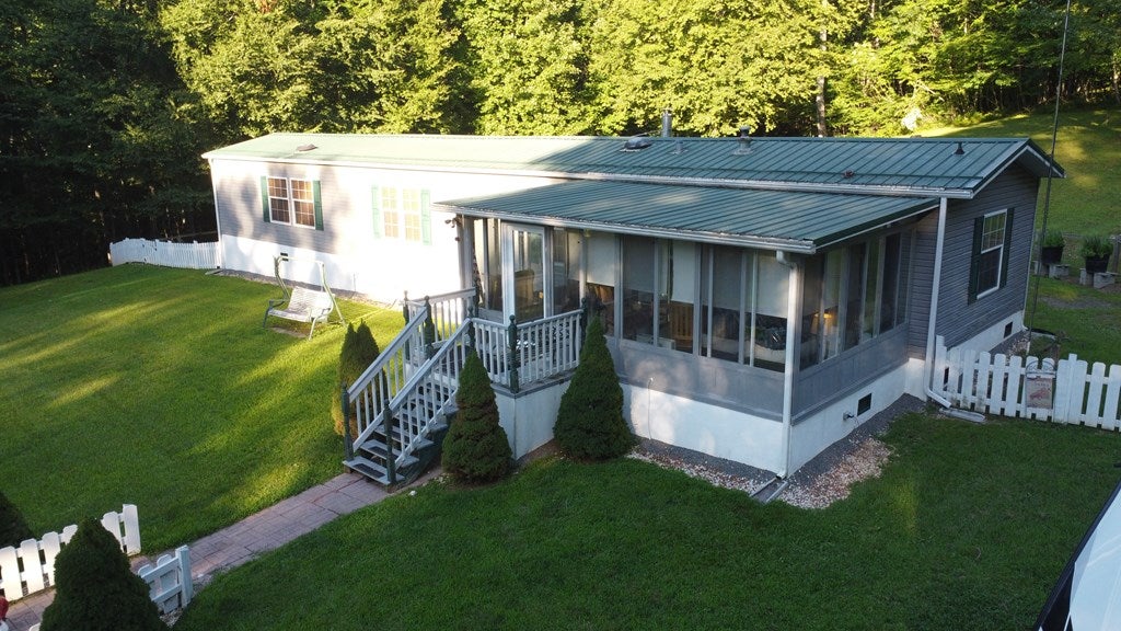 1022 Turner Spur Road Fancy Gap, VA 24328 - Photo 4 of 65 Gallery Image 4