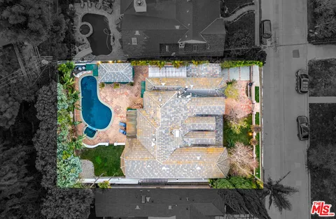 $2,995,000 | 4063 Benedict Canyon Drive, Sherman Oaks, CA 91423
