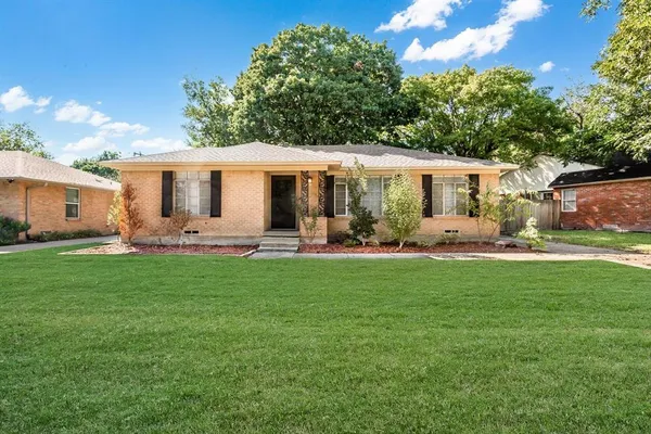 $2,395 | 511 Classen Drive, Dallas, TX 75218