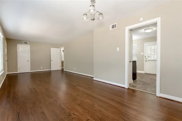 $2,395 | 511 Classen Drive, Dallas, TX 75218