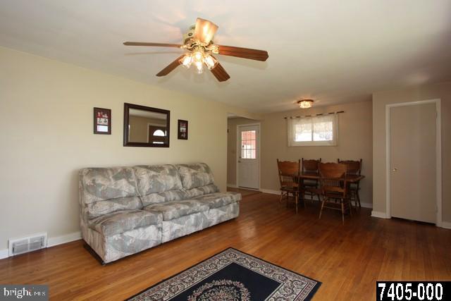 2460 Cambridge Road York, PA 17402 - Photo 3 of 24 Gallery Image 3