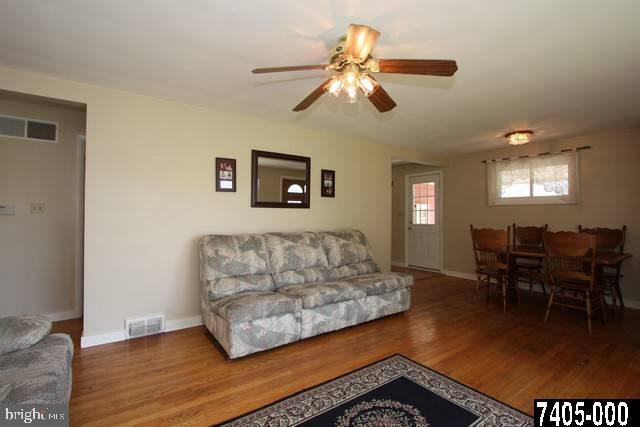 2460 Cambridge Road York, PA 17402 - Photo 4 of 24 Gallery Image 4