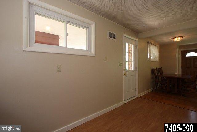 2460 Cambridge Road York, PA 17402 - Photo 5 of 24 Gallery Image 5