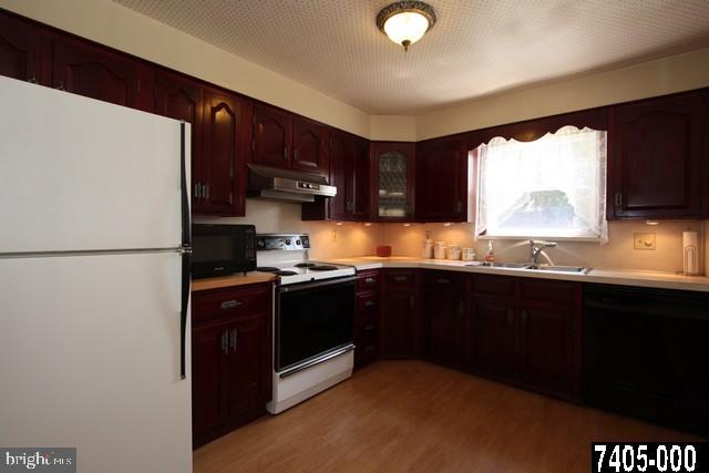 2460 Cambridge Road York, PA 17402 - Photo 6 of 24 Gallery Image 6