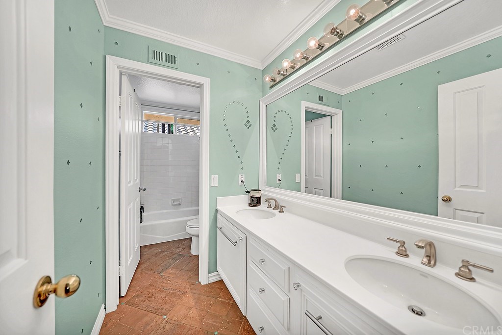 19 Covington Mission Viejo, CA 92692 - Photo 18 of 24