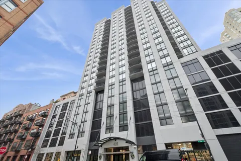$385,000 | 435 West Erie Street, Unit 2204, Chicago, IL 60654