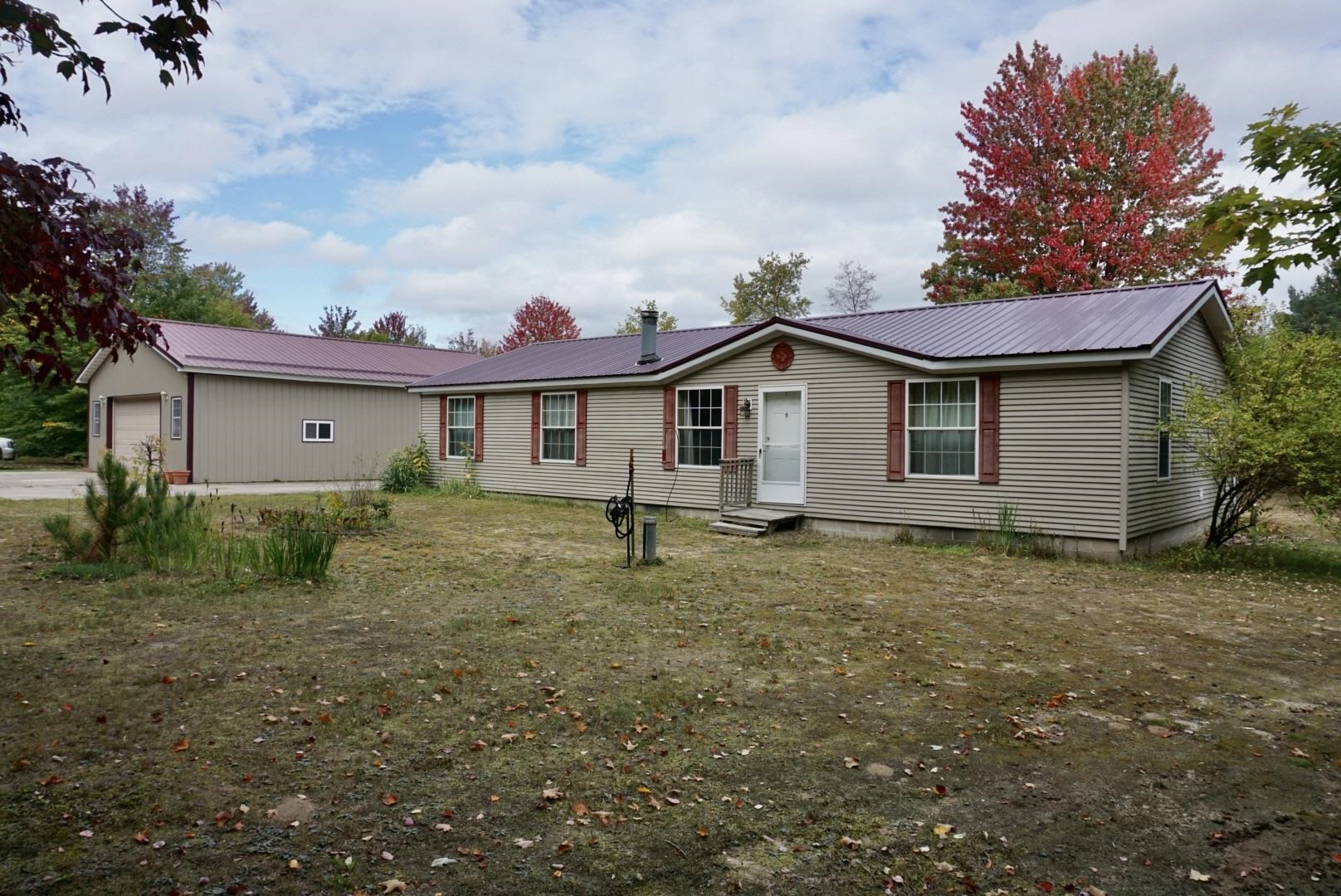 6174 Wallaker Road Benzonia, MI 49616 - Photo 6 of 30