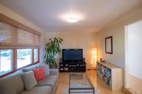$8,000 | 452 Chestnut Avenue, Sonoma, CA 95476