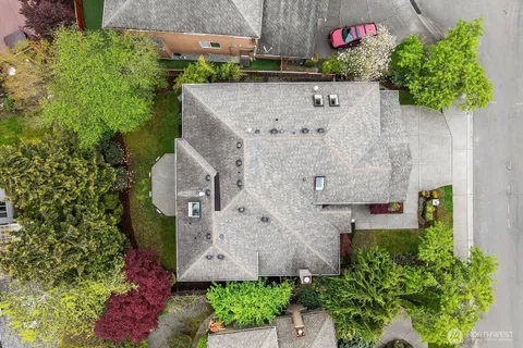 $1,998,000 | 20522 Northeast 23rd Court, Sammamish, WA 98074