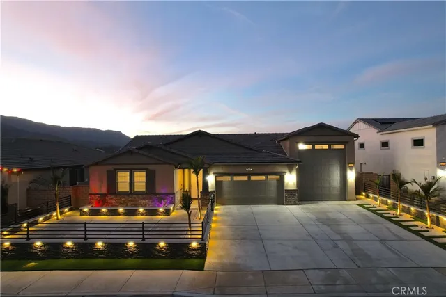 a front view of house with yard