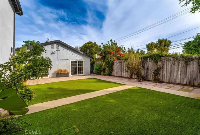 $5,000 | 22020 Buenaventura Street, Woodland Hills, CA 91364