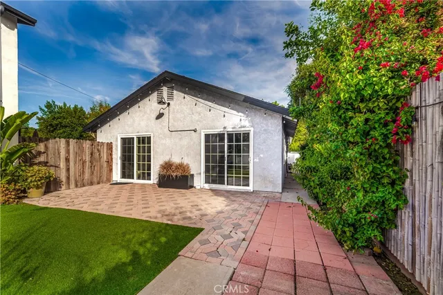 $5,000 | 22020 Buenaventura Street, Woodland Hills, CA 91364