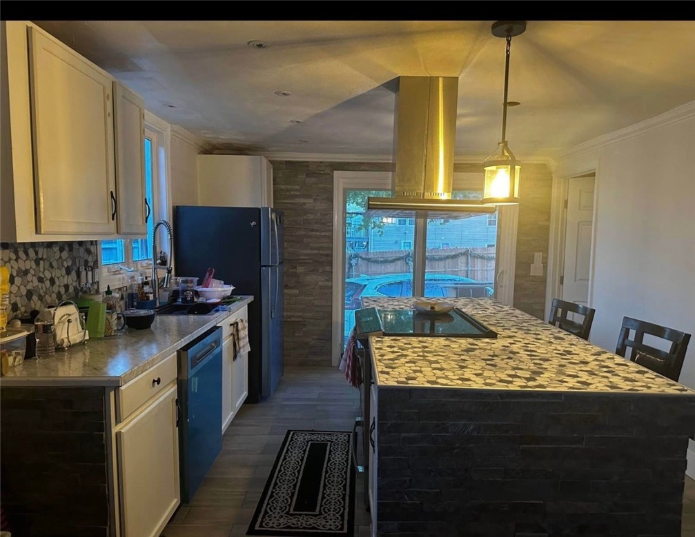 58 Surf Avenue Warwick, RI 02889 - Photo 3 of 25