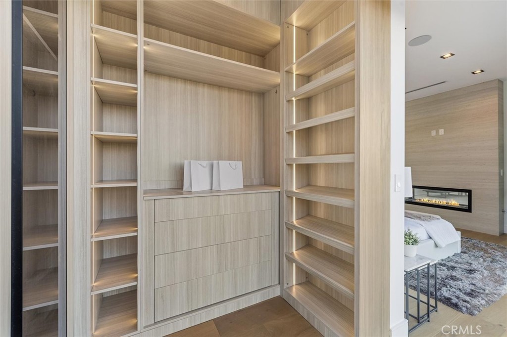 16800 Oak View Drive Encino, CA 91436 - Photo 14 of 42