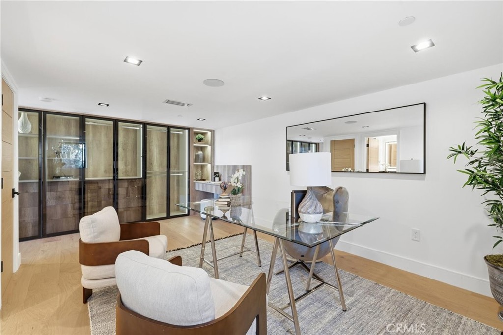 16800 Oak View Drive Encino, CA 91436 - Photo 24 of 42