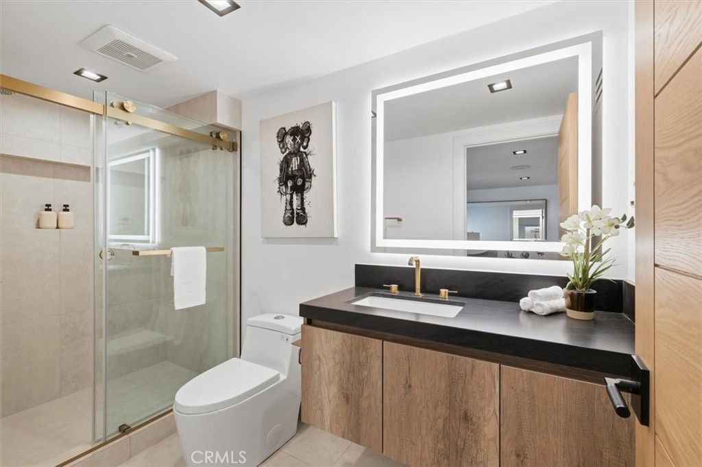 16800 Oak View Drive Encino, CA 91436 - Photo 26 of 42