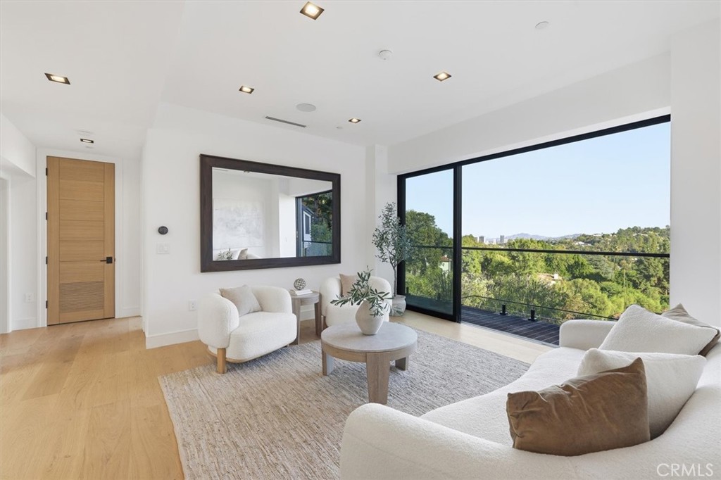 16800 Oak View Drive Encino, CA 91436 - Photo 27 of 42