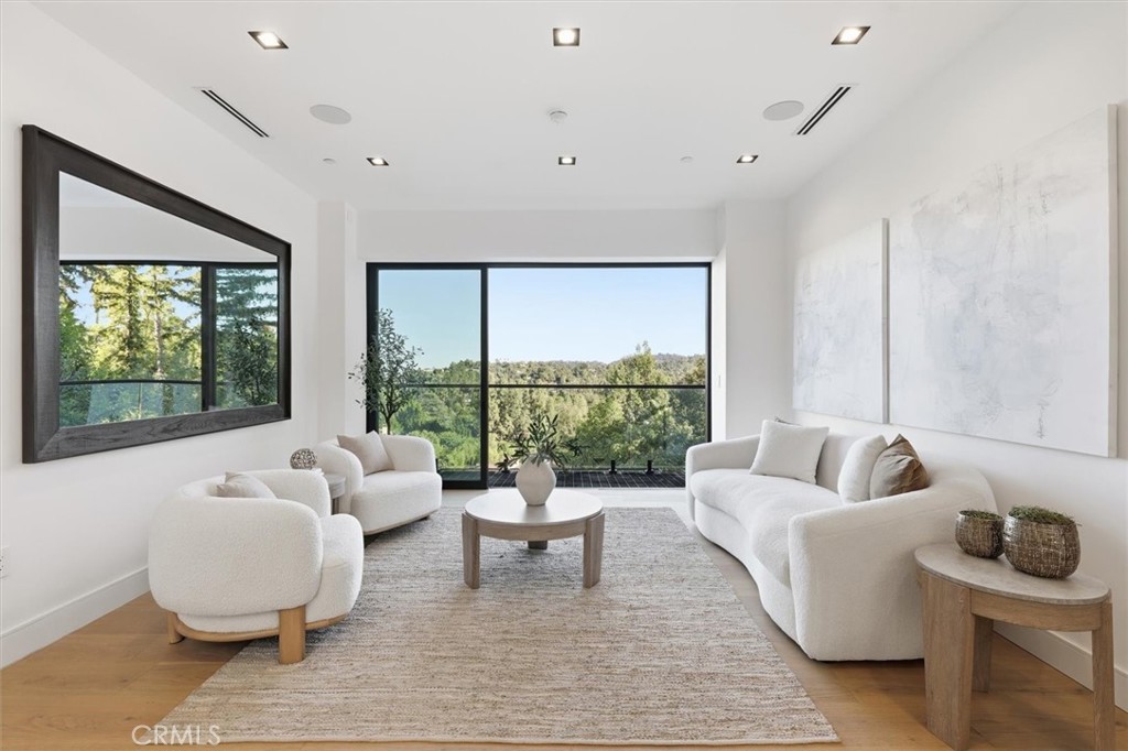 16800 Oak View Drive Encino, CA 91436 - Photo 28 of 42