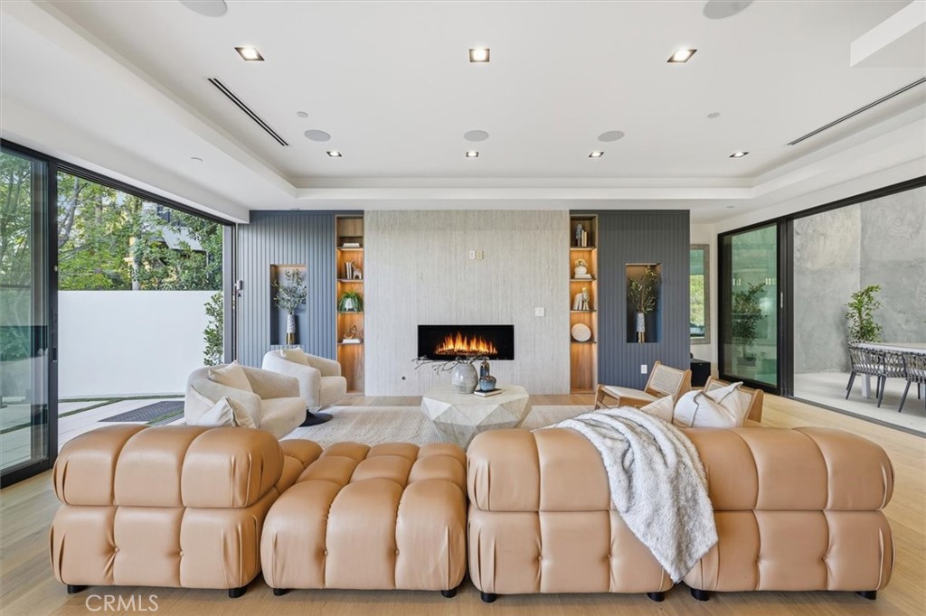 16800 Oak View Drive Encino, CA 91436 - Photo 5 of 42