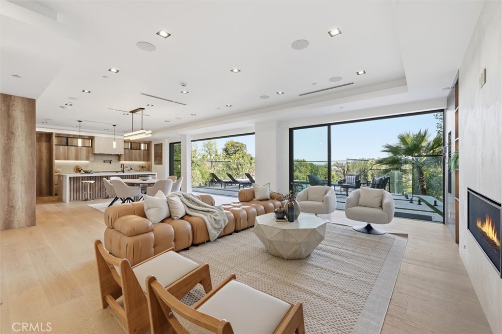 16800 Oak View Drive Encino, CA 91436 - Photo 7 of 42