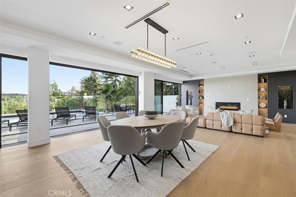 16800 Oak View Drive Encino, CA 91436 - Photo 10 of 42