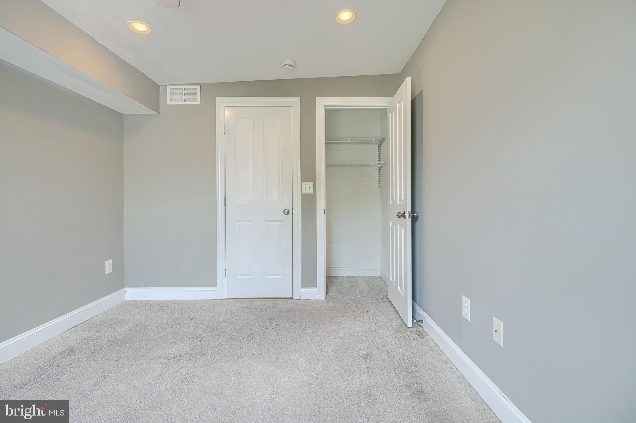 325 South Regester Street Baltimore, MD 21231 - Photo 23 of 41