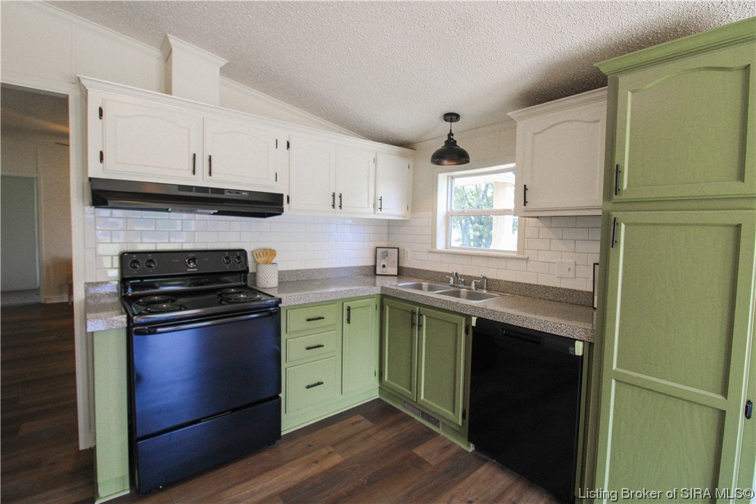 29621 Robin Road Pekin, IN 47165 - Photo 8 of 26 Gallery Image 8
