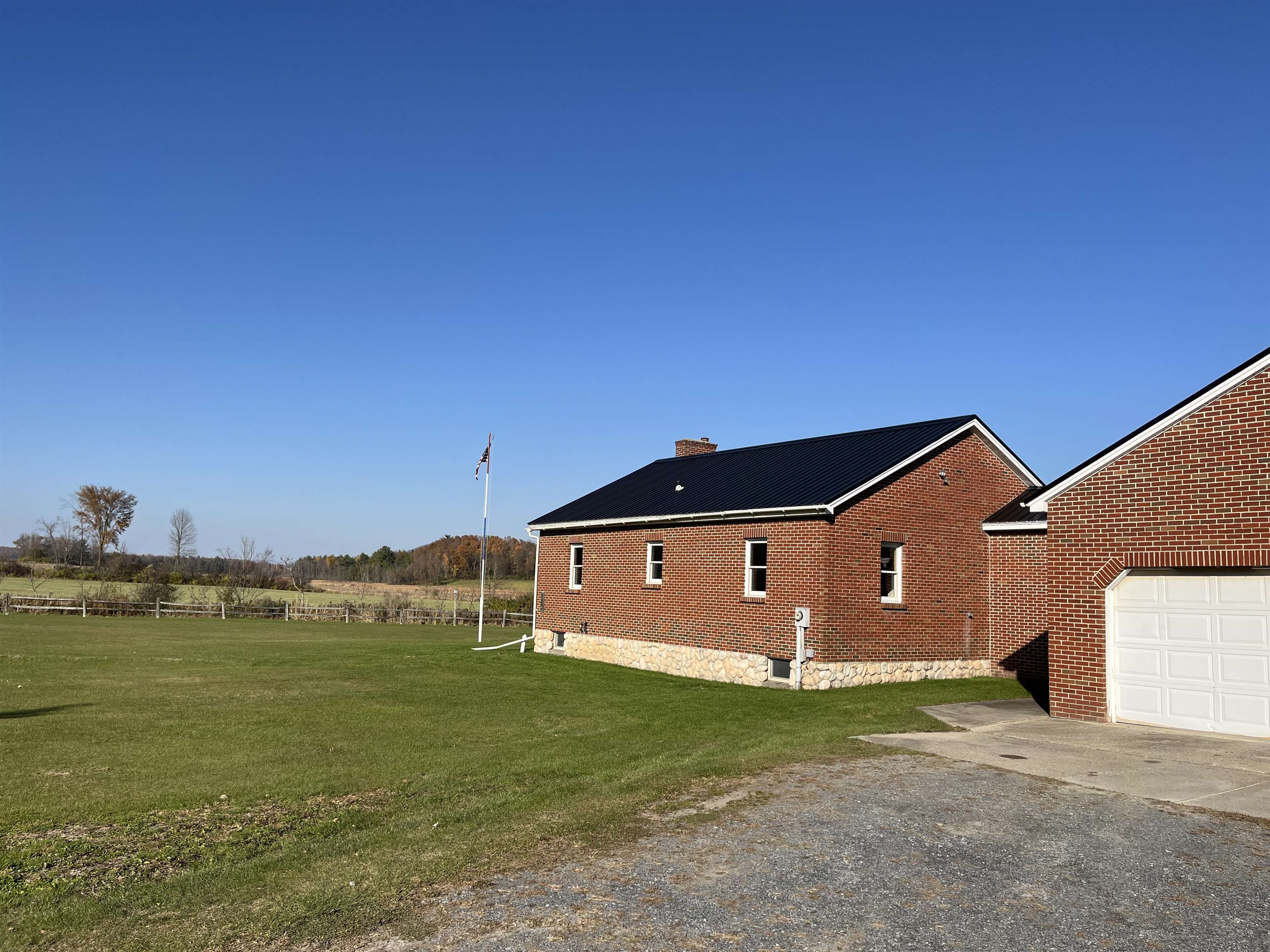 674 Middle Road Salisbury, VT 05769 - Photo 5 of 22