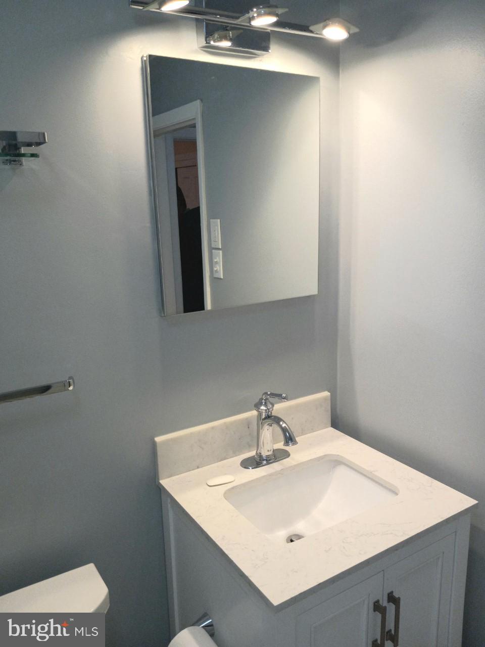 1 Lawrence Road, Unit I2B Broomall, PA 19008 - Photo 7 of 16 Bathroom