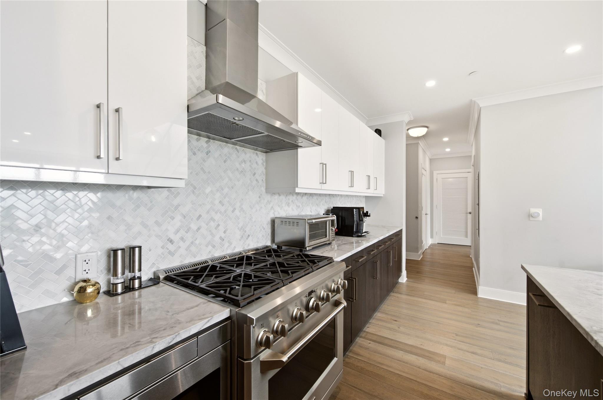 100 Garvies Point Road, Unit 1311 Glen Cove, NY 11542 - Photo 10 of 44