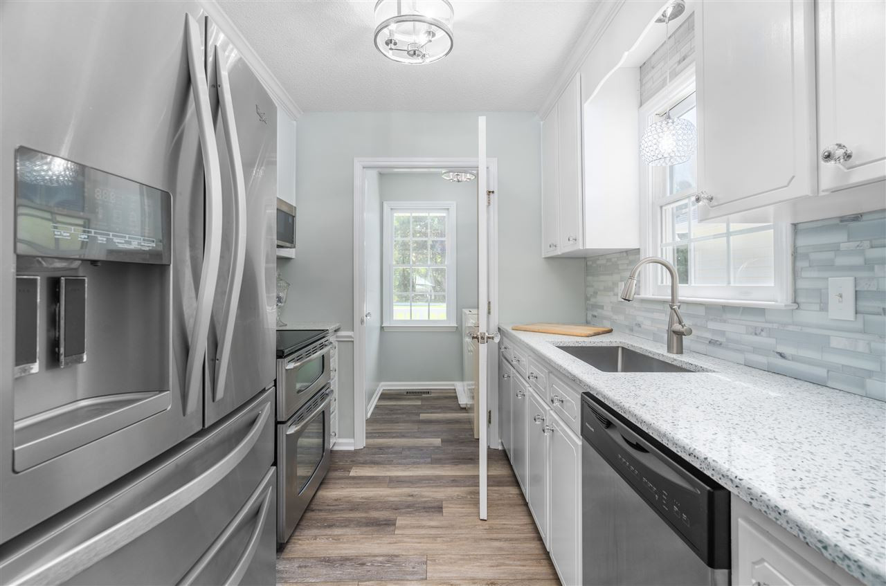 605 Allen Road Clayton, NC 27520 - Photo 10 of 30 Kitchen