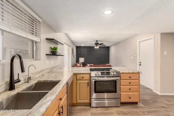 $400,000 | 12455 North Columbine Drive, Phoenix, AZ 85029