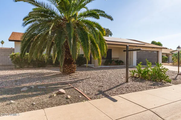 $400,000 | 12455 North Columbine Drive, Phoenix, AZ 85029