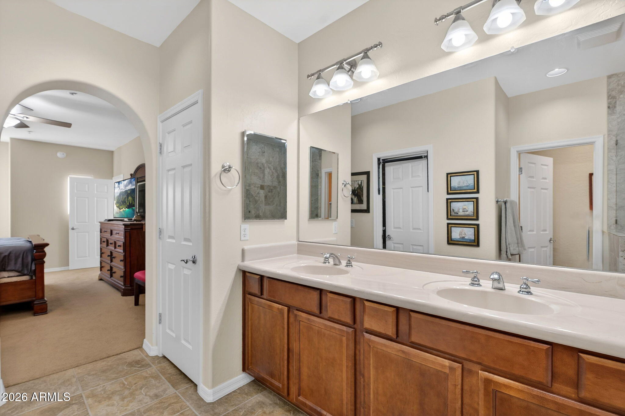 3935 East Rough Rider Road, Unit 1088 Phoenix, AZ 85050 - Photo 17 of 49 Dual sinks