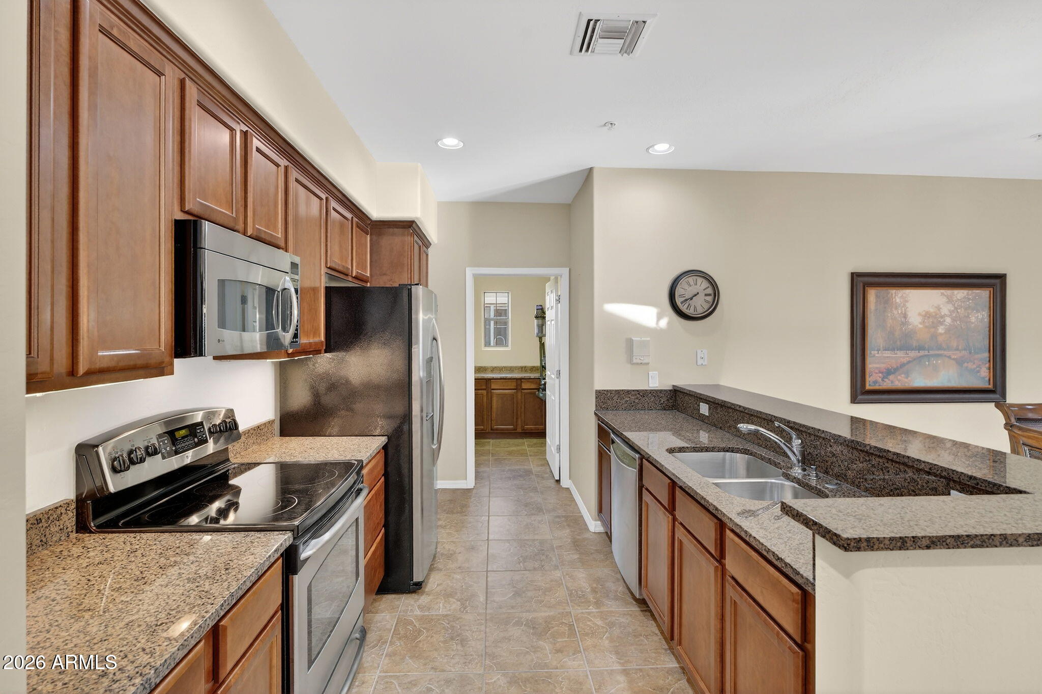 3935 East Rough Rider Road, Unit 1088 Phoenix, AZ 85050 - Photo 6 of 49 Wonderful kitchen