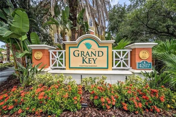 $2,300 | 4207 South Dale Mabry Highway, Unit 5110, Tampa, FL 33611