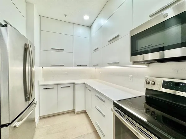 $2,300 | 4207 South Dale Mabry Highway, Unit 5110, Tampa, FL 33611