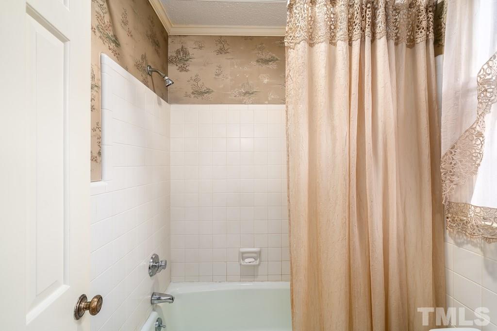 4901 Fallbrook Circle Raleigh, NC 27604 - Photo 15 of 30