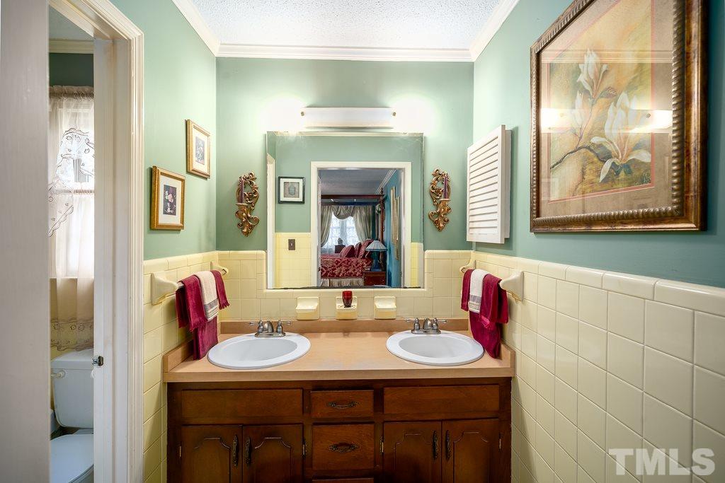 4901 Fallbrook Circle Raleigh, NC 27604 - Photo 19 of 30